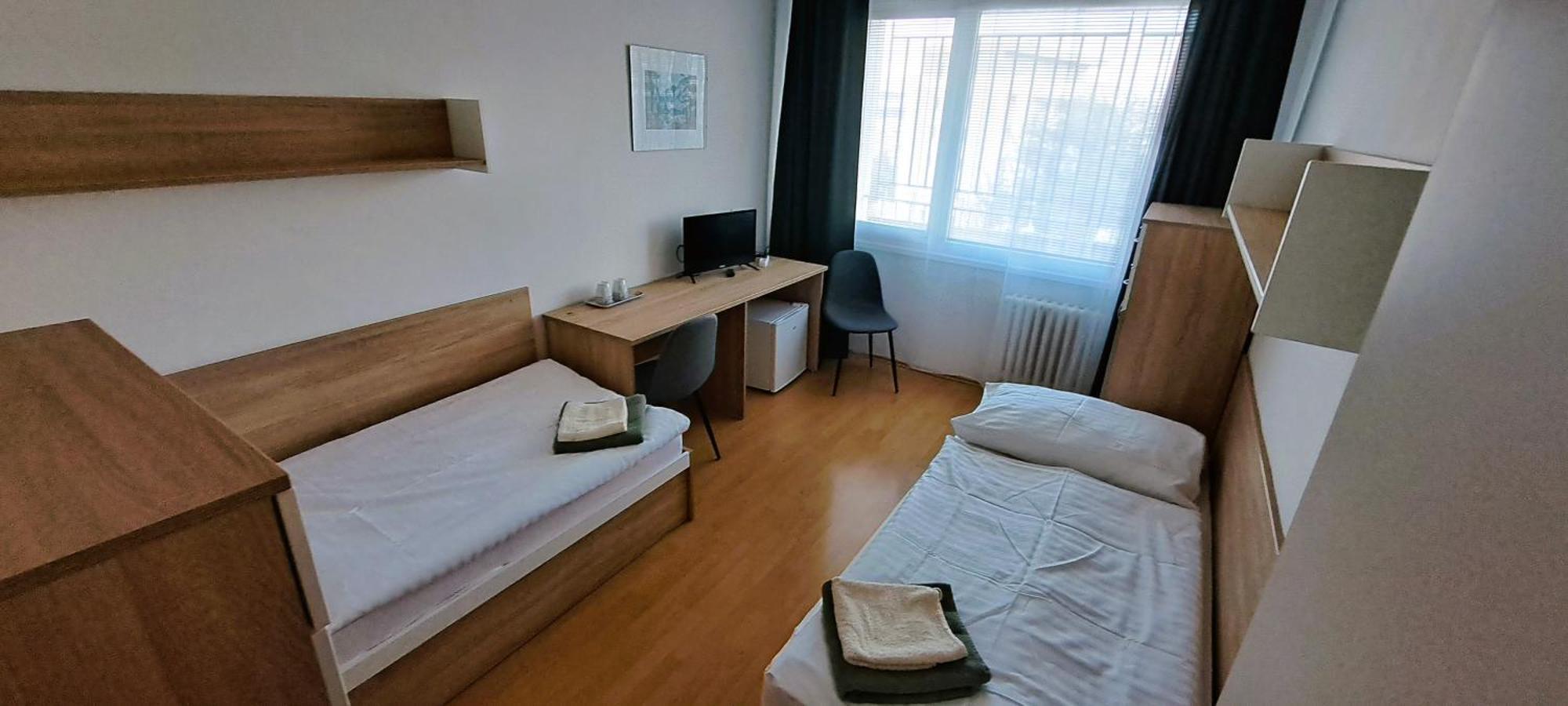 Skolsky Internat Medicka 2 Hotel Kosice Bagian luar foto
