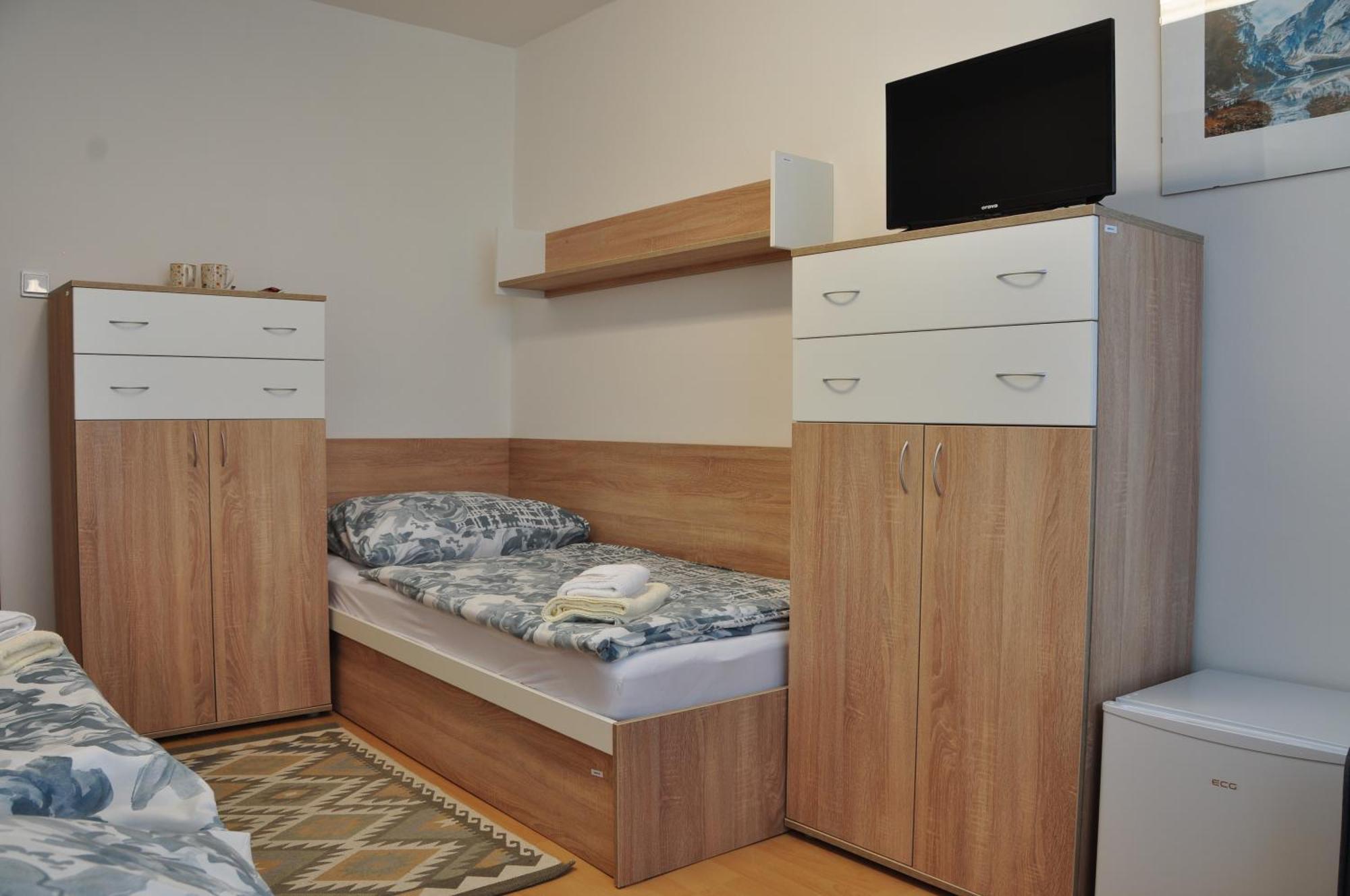 Skolsky Internat Medicka 2 Hotel Kosice Bagian luar foto