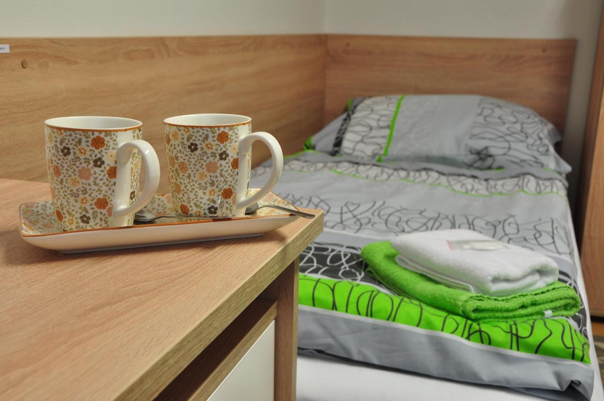 Skolsky Internat Medicka 2 Hotel Kosice Bagian luar foto